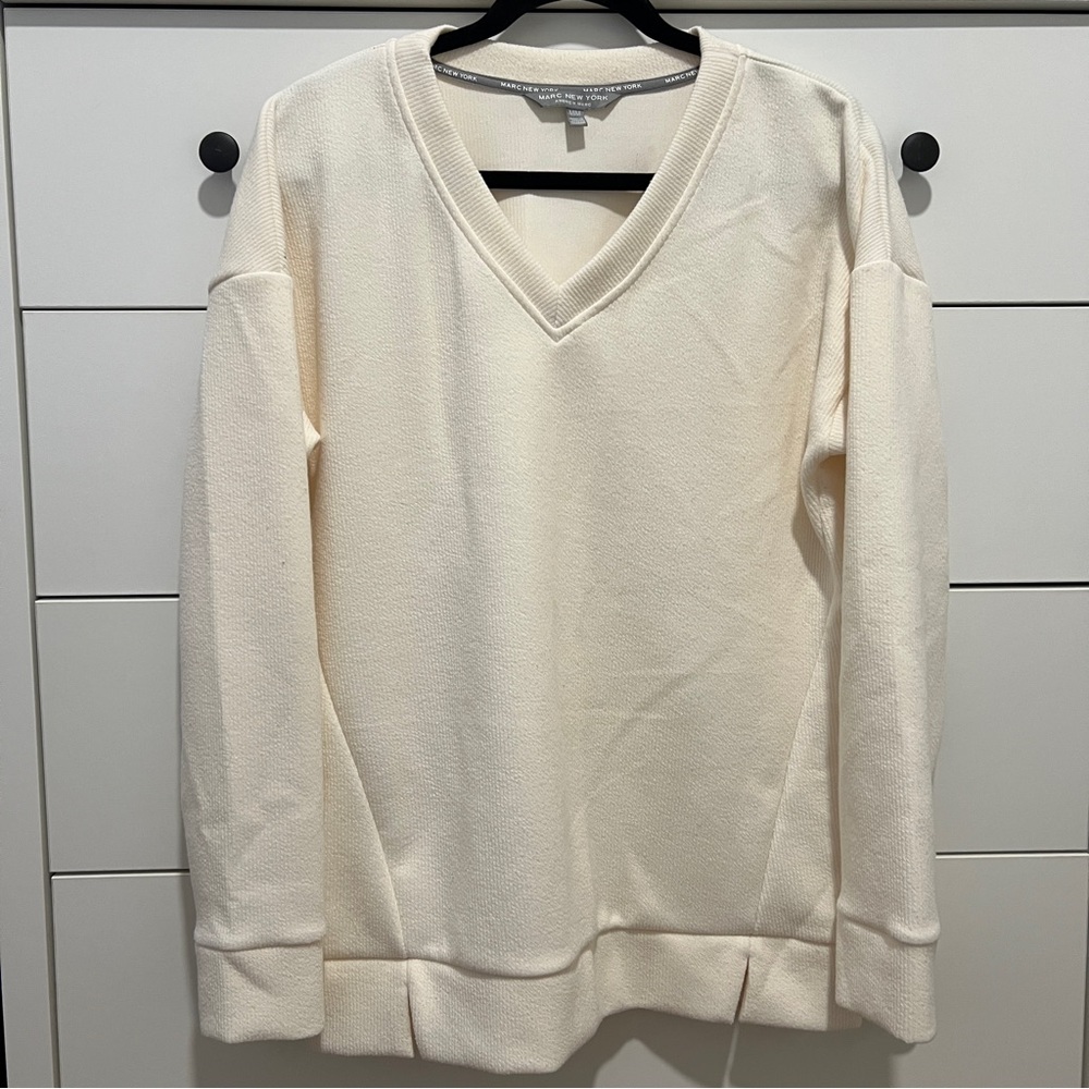 Andrew Marc New York Cream V-Neck Ribbed Oversized Knit Sweater, Size: Medium